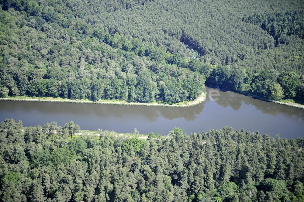 Genthin aus der Vogelperspektive: Elbe-Havel-Kanal / Canal bei Genthin