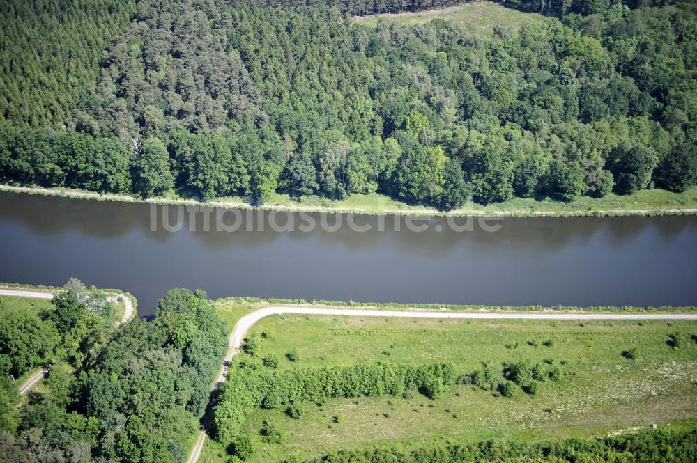 Genthin aus der Vogelperspektive: Elbe-Havel-Kanal / Canal bei Genthin