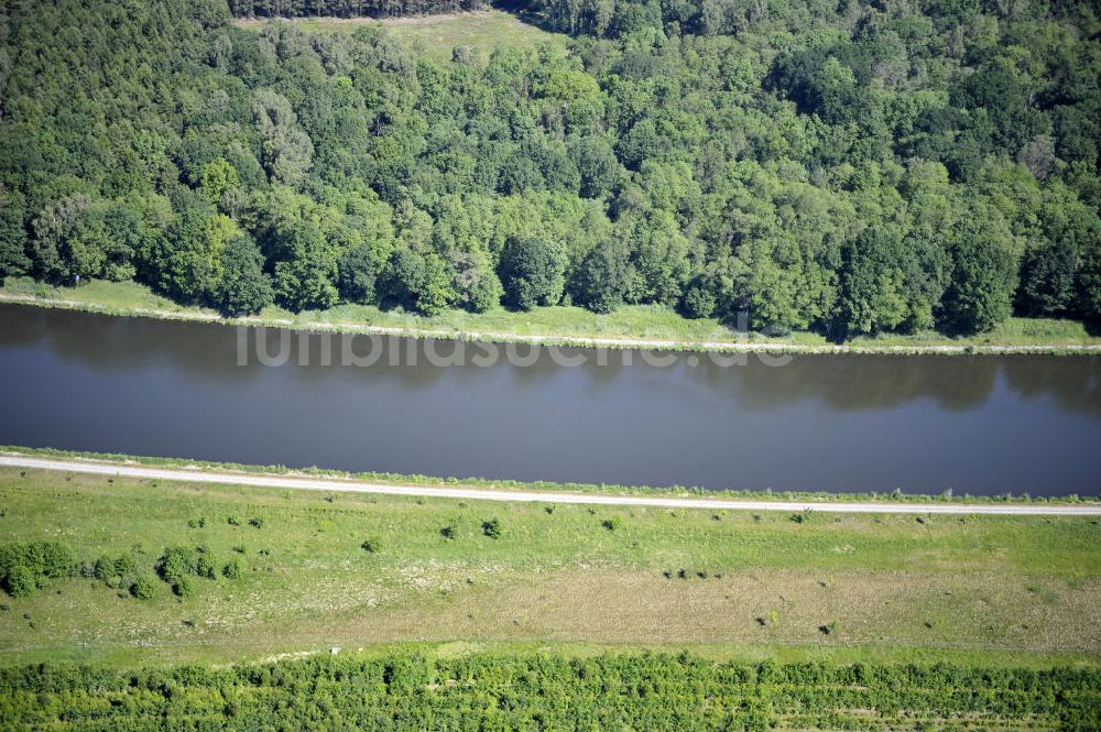 Luftbild Genthin - Elbe-Havel-Kanal / Canal bei Genthin