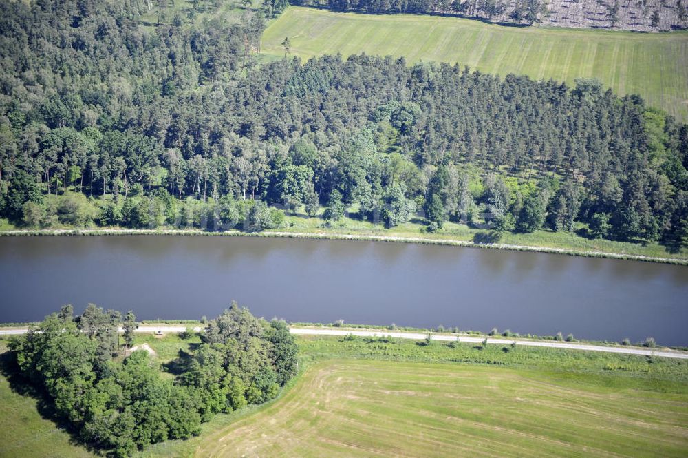 Luftaufnahme Genthin - Elbe-Havel-Kanal / Canal bei Genthin