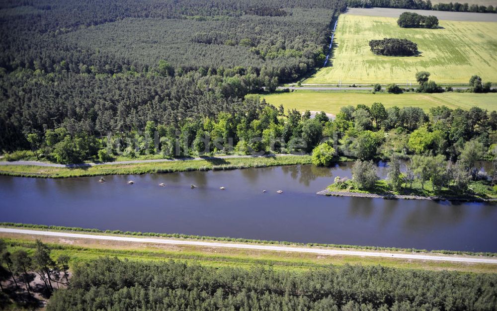 Genthin aus der Vogelperspektive: Elbe-Havel-Kanal / Canal bei Genthin