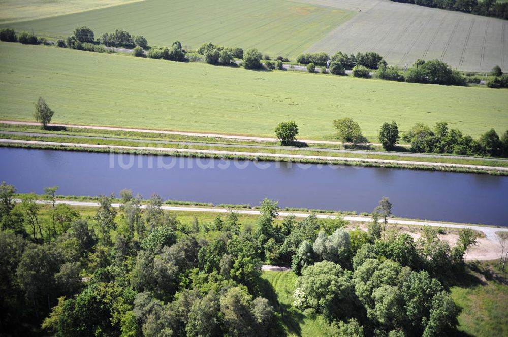 Genthin aus der Vogelperspektive: Elbe-Havel-Kanal / Canal bei Genthin