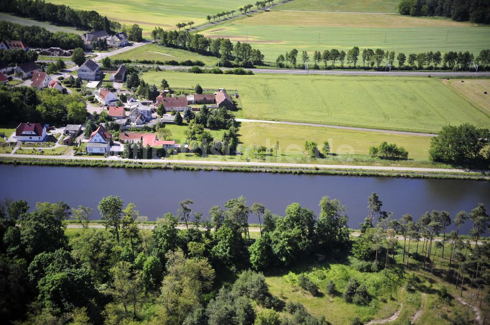 Luftaufnahme Genthin - Elbe-Havel-Kanal / Canal bei Genthin