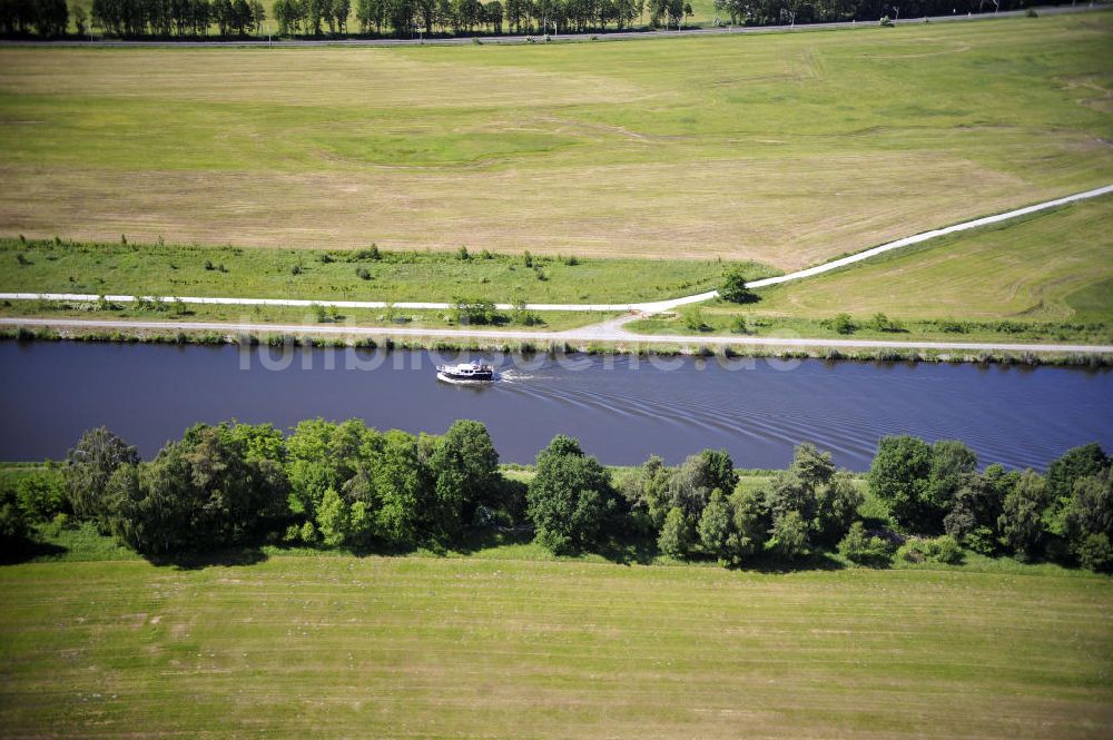 Luftaufnahme Genthin - Elbe-Havel-Kanal / Canal bei Genthin