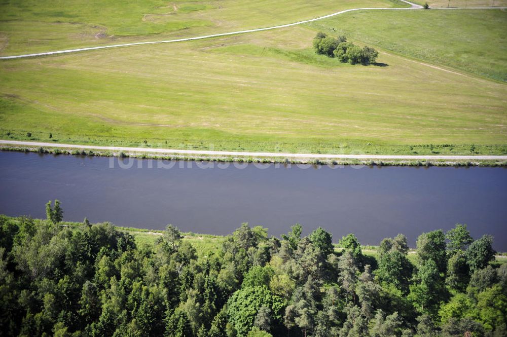 Genthin aus der Vogelperspektive: Elbe-Havel-Kanal / Canal bei Genthin