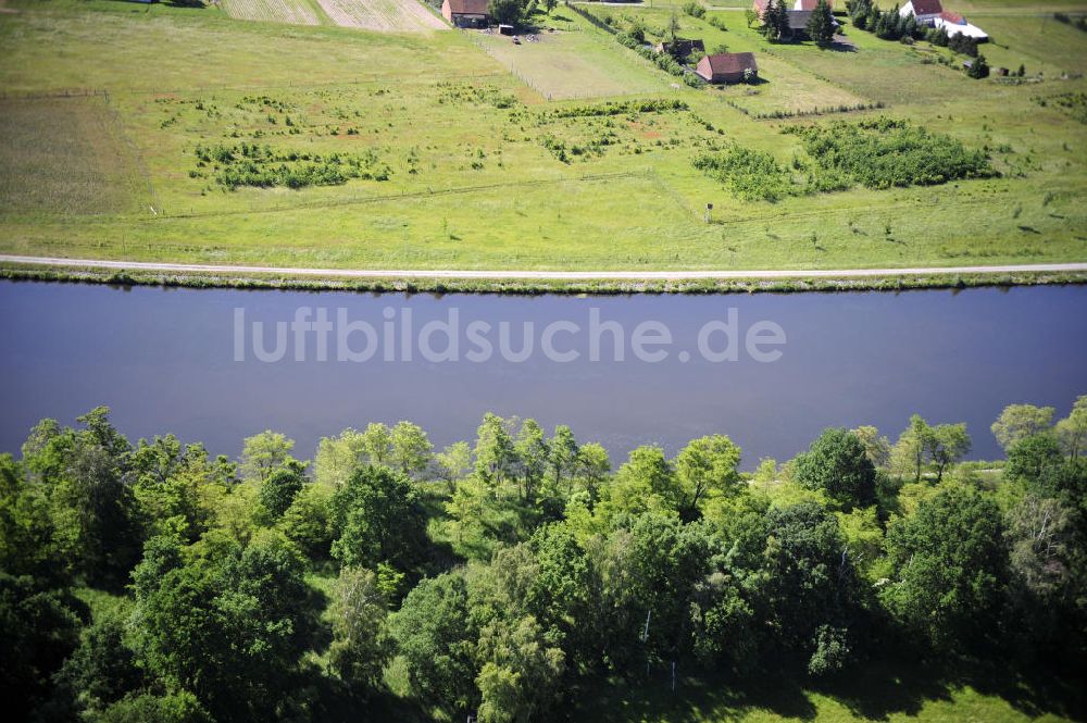 Genthin aus der Vogelperspektive: Elbe-Havel-Kanal / Canal bei Genthin