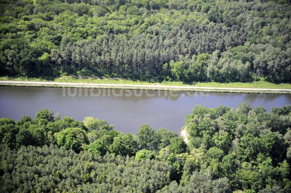 Luftaufnahme Genthin - Elbe-Havel-Kanal / Canal bei Genthin