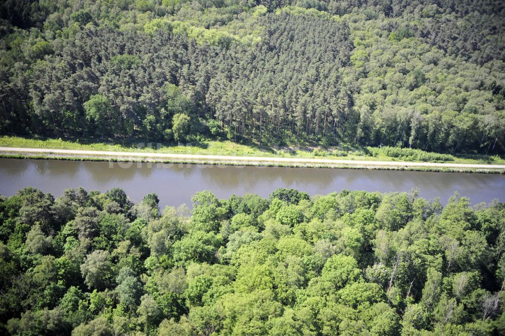 Genthin aus der Vogelperspektive: Elbe-Havel-Kanal / Canal bei Genthin