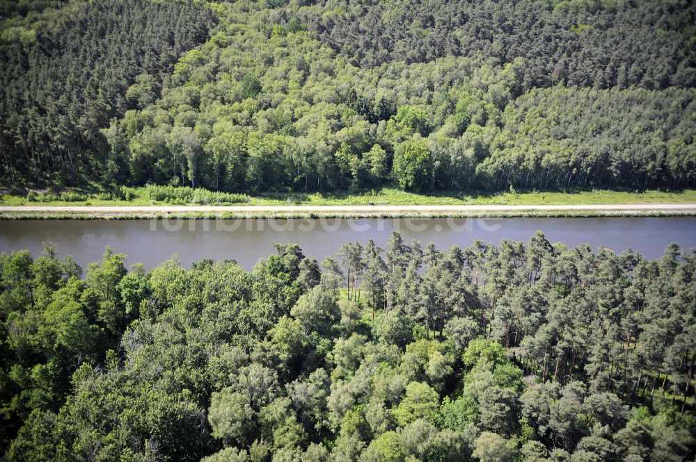 Luftbild Genthin - Elbe-Havel-Kanal / Canal bei Genthin