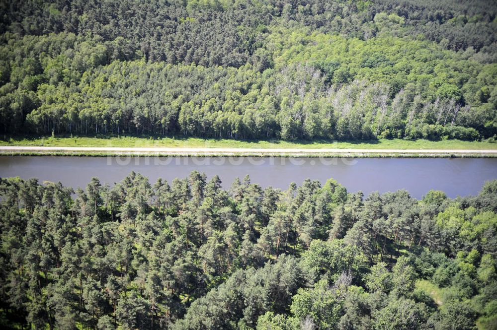 Luftaufnahme Genthin - Elbe-Havel-Kanal / Canal bei Genthin