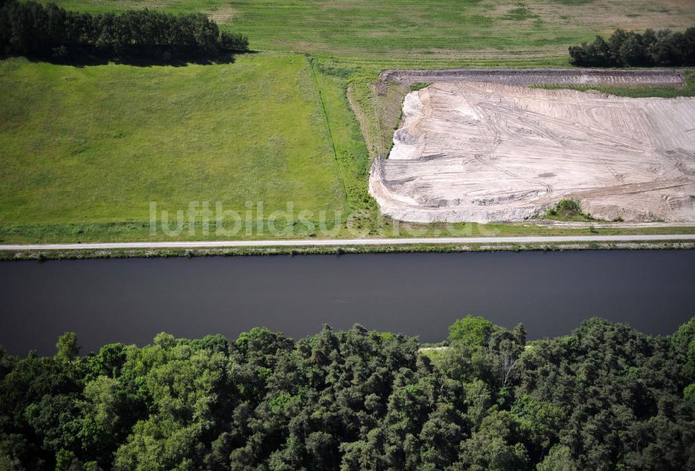 Luftbild Genthin - Elbe-Havel-Kanal / Canal bei Genthin