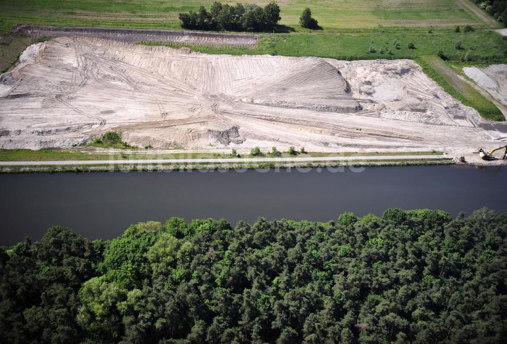 Luftaufnahme Genthin - Elbe-Havel-Kanal / Canal bei Genthin