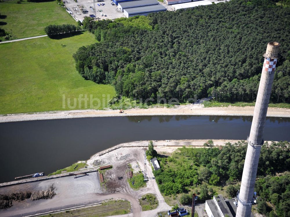 Genthin aus der Vogelperspektive: Elbe-Havel-Kanal / Canal bei Genthin