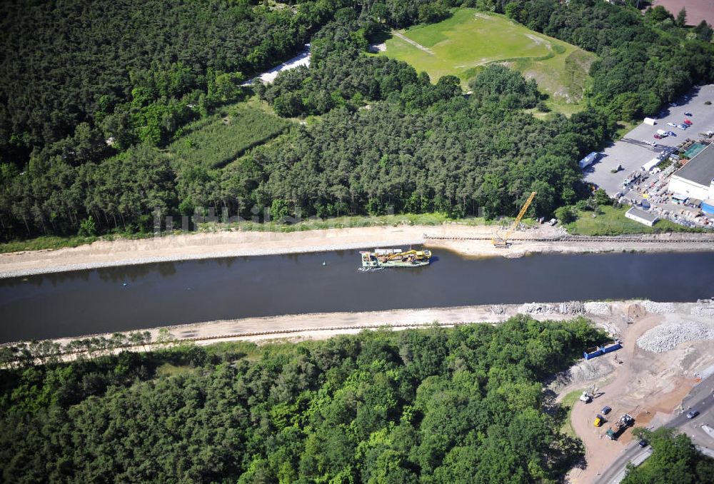 Luftaufnahme Genthin - Elbe-Havel-Kanal / Canal bei Genthin