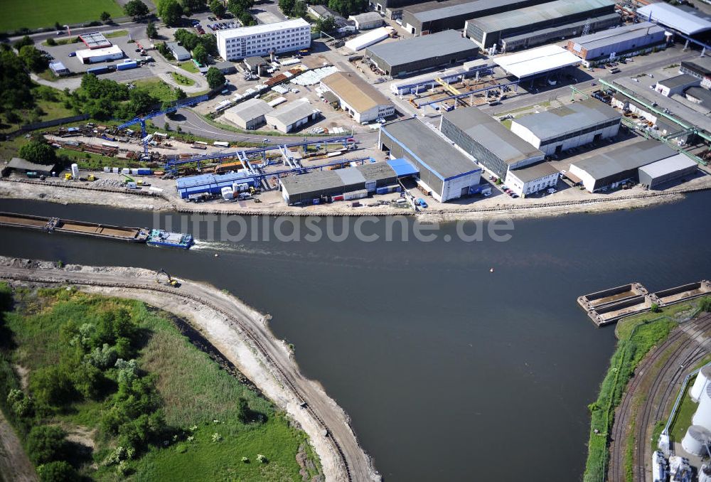 Genthin von oben - Elbe-Havel-Kanal / Canal bei Genthin