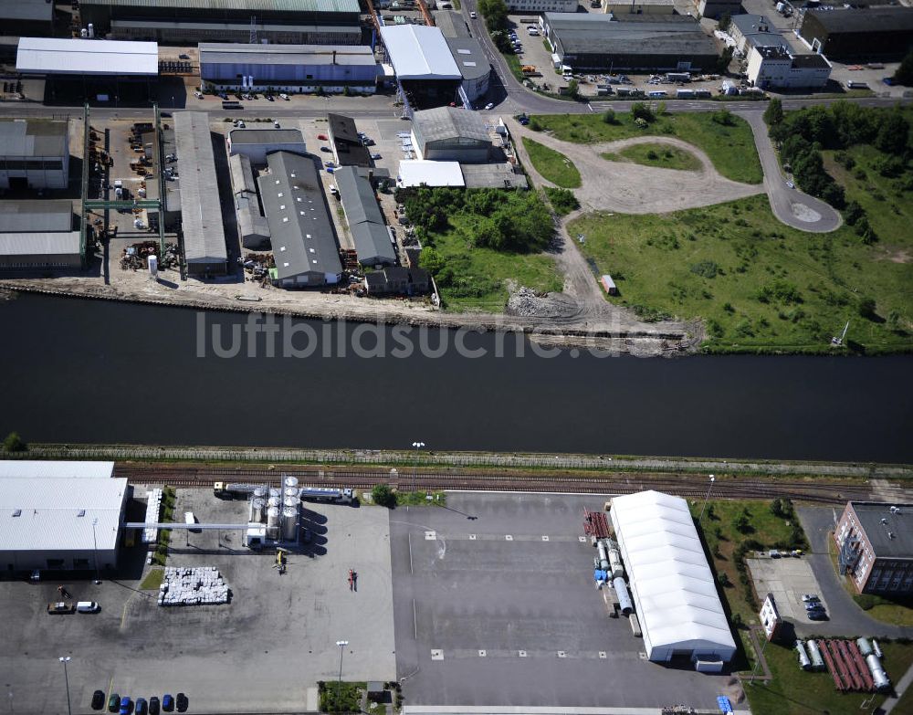 Luftaufnahme Genthin - Elbe-Havel-Kanal / Canal bei Genthin