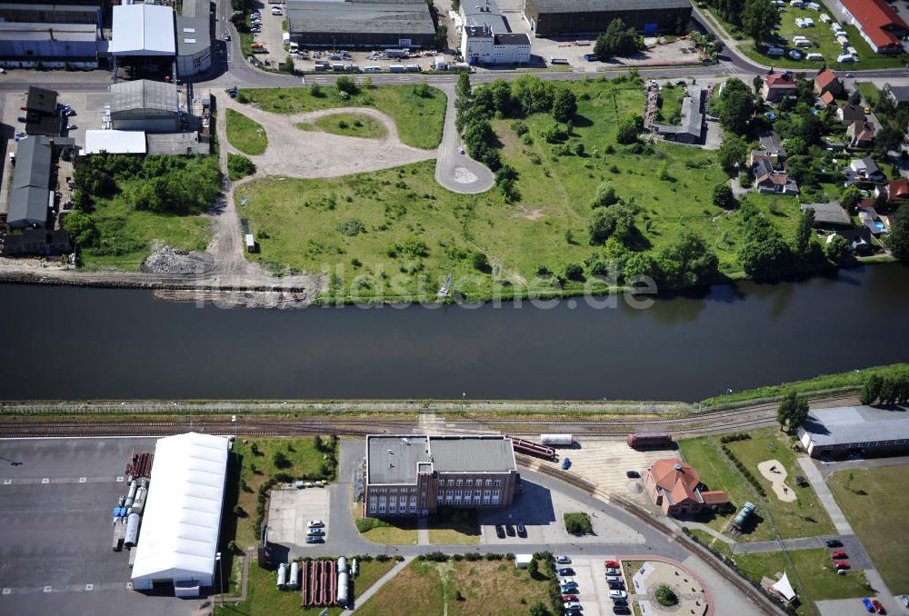 Genthin von oben - Elbe-Havel-Kanal / Canal bei Genthin