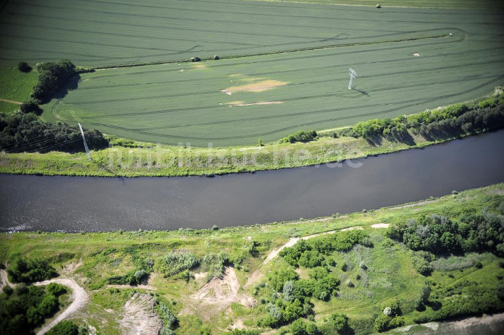 Luftaufnahme Genthin - Elbe-Havel-Kanal / Canal bei Genthin