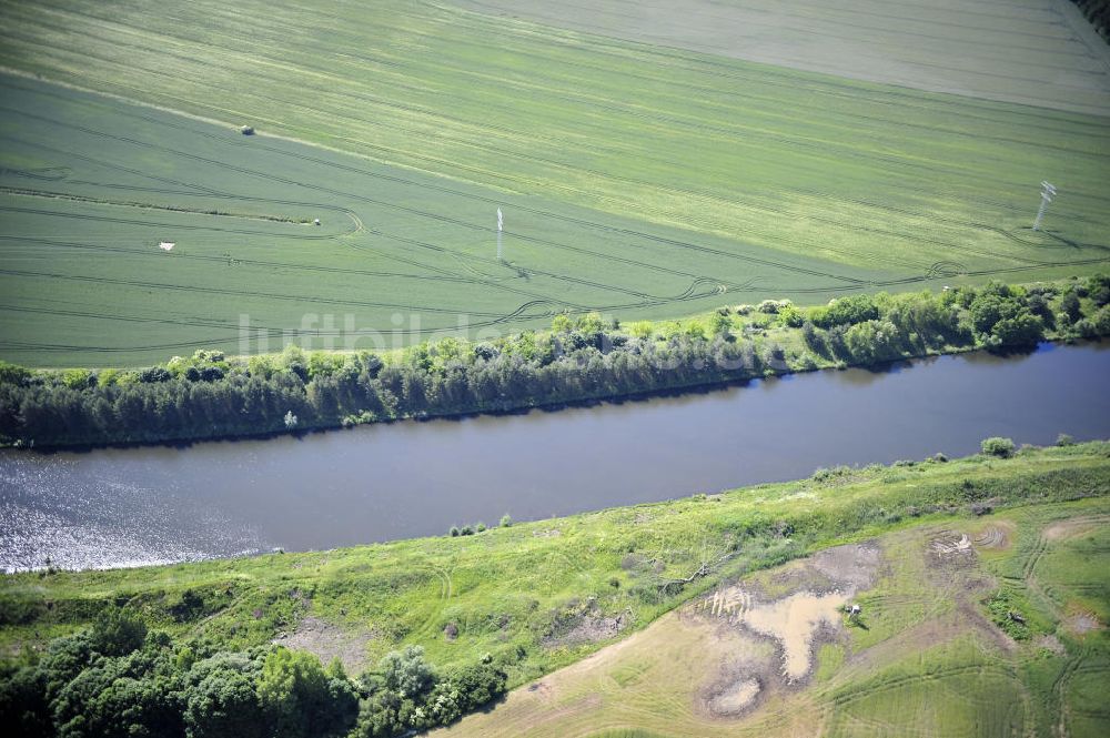 Genthin aus der Vogelperspektive: Elbe-Havel-Kanal / Canal bei Genthin