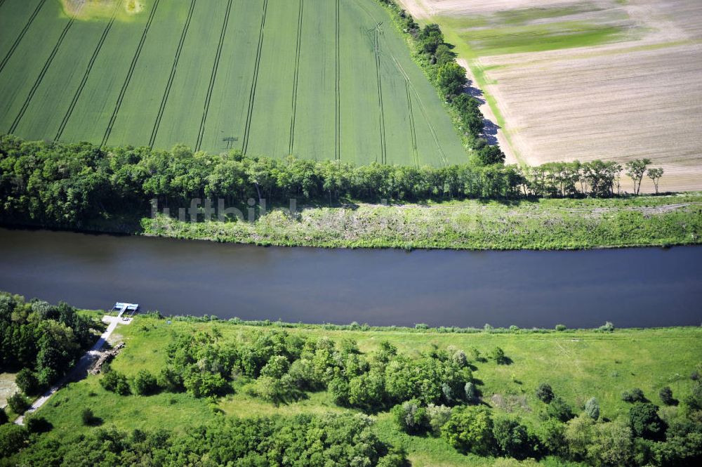 Genthin aus der Vogelperspektive: Elbe-Havel-Kanal / Canal bei Genthin