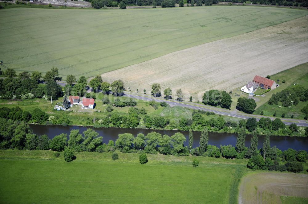 Zerben aus der Vogelperspektive: Elbe-Havel-Kanal / Canal bei Zerben