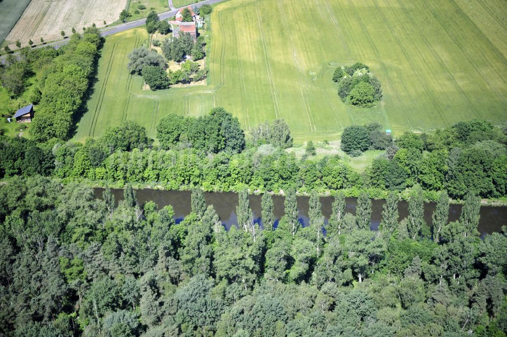 Zerben aus der Vogelperspektive: Elbe-Havel-Kanal / Canal bei Zerben