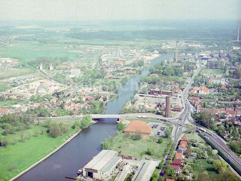 Genthin von oben - Elbe - Havel - Kanal in Genthin.