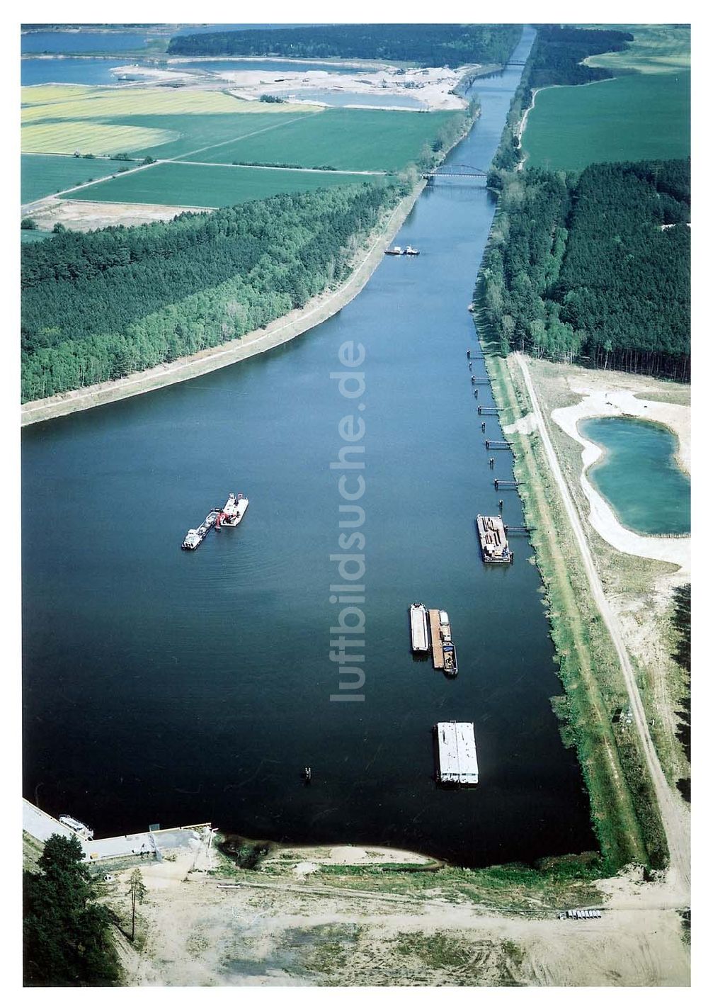 Luftbild Niegripp - Elbe - Havel - Kanal vor der Schleuse Niegripp am Wasserstraßenkreuz Magdeburg.