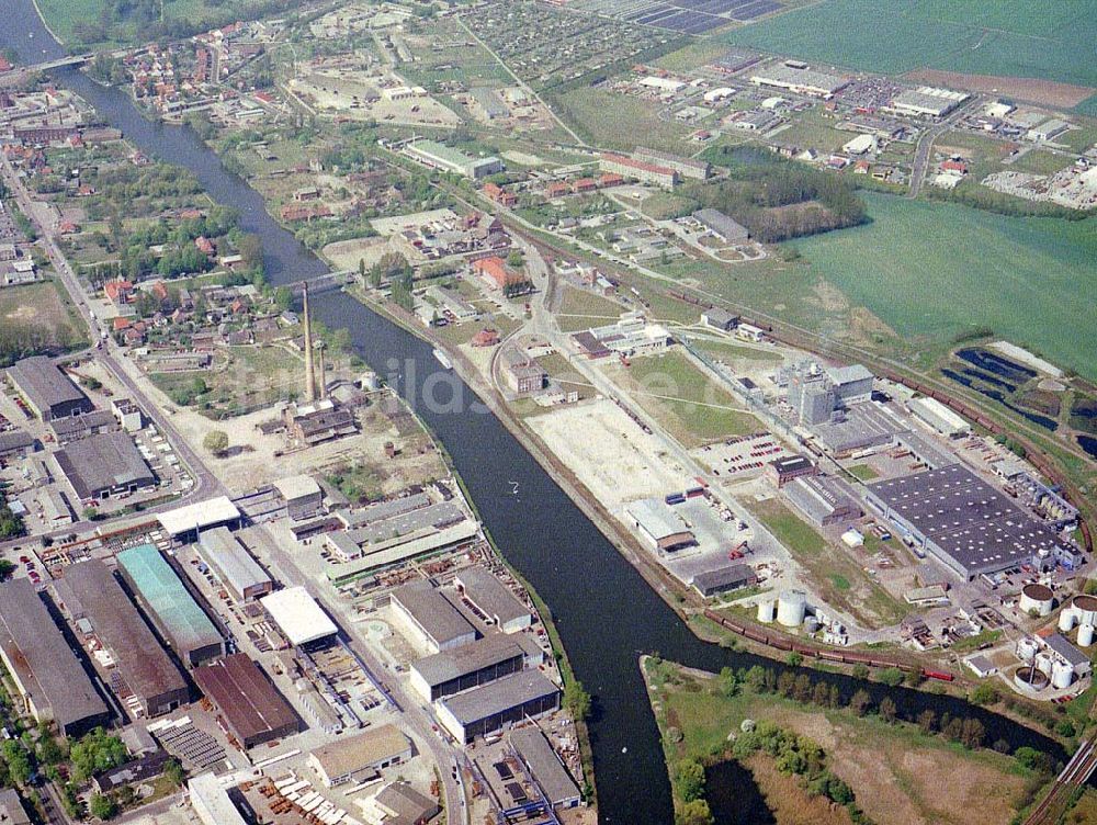 Genthin aus der Vogelperspektive: Elbe - Havel - Kanal - Verlauf in Genthin