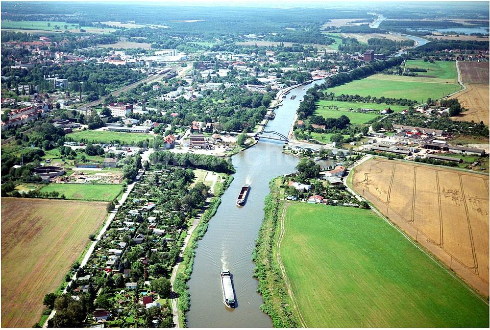 Burg aus der Vogelperspektive: Elbe - Havelkanal bei Burg