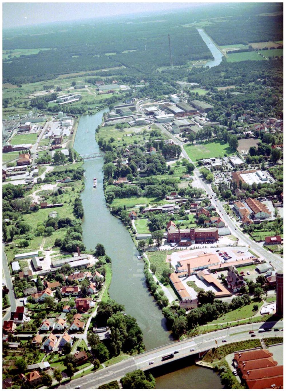 Luftbild Genthin - Elbe-Havelkanal in Genthin