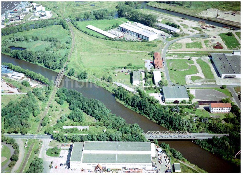 Genthin von oben - Elbe-Havelkanal in Genthin