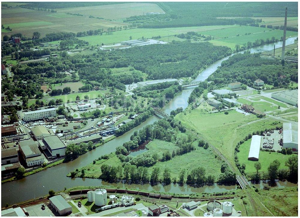 Genthin aus der Vogelperspektive: Elbe - Havelkanal östlich von Genthin