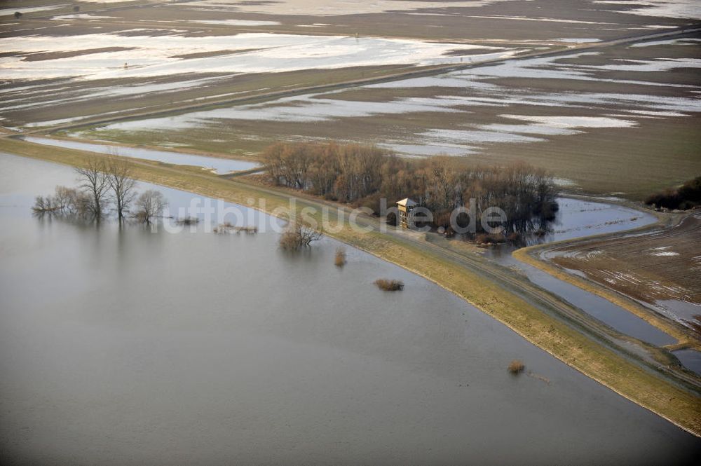 Luftbild Tangermünde - Bölsdorf - Elbe-Hochwasser mit den Überflutungsgebieten in Tangermünde-Bölsdorf, Sachsen-Anhalt