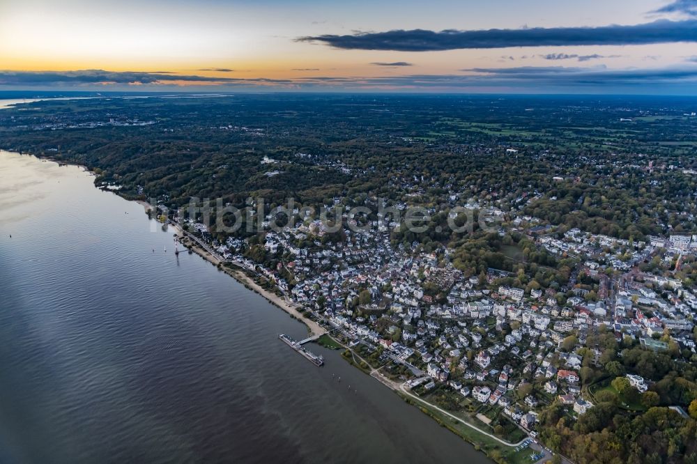 Hamburg aus der Vogelperspektive: Elbe- Uferbereich im Stadtteil Blankenese in Hamburg