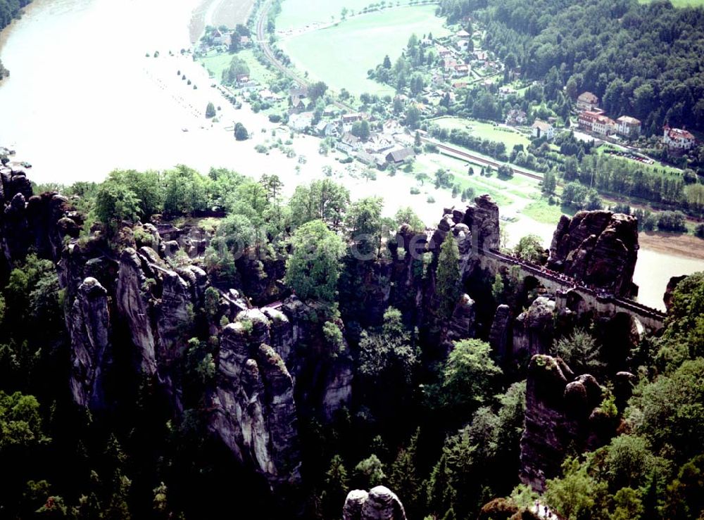 Luftaufnahme Bad Schandau / Sachsen - Elbsandsteingebirge bei Bad Schandau / Sachsen - 15.08.2002