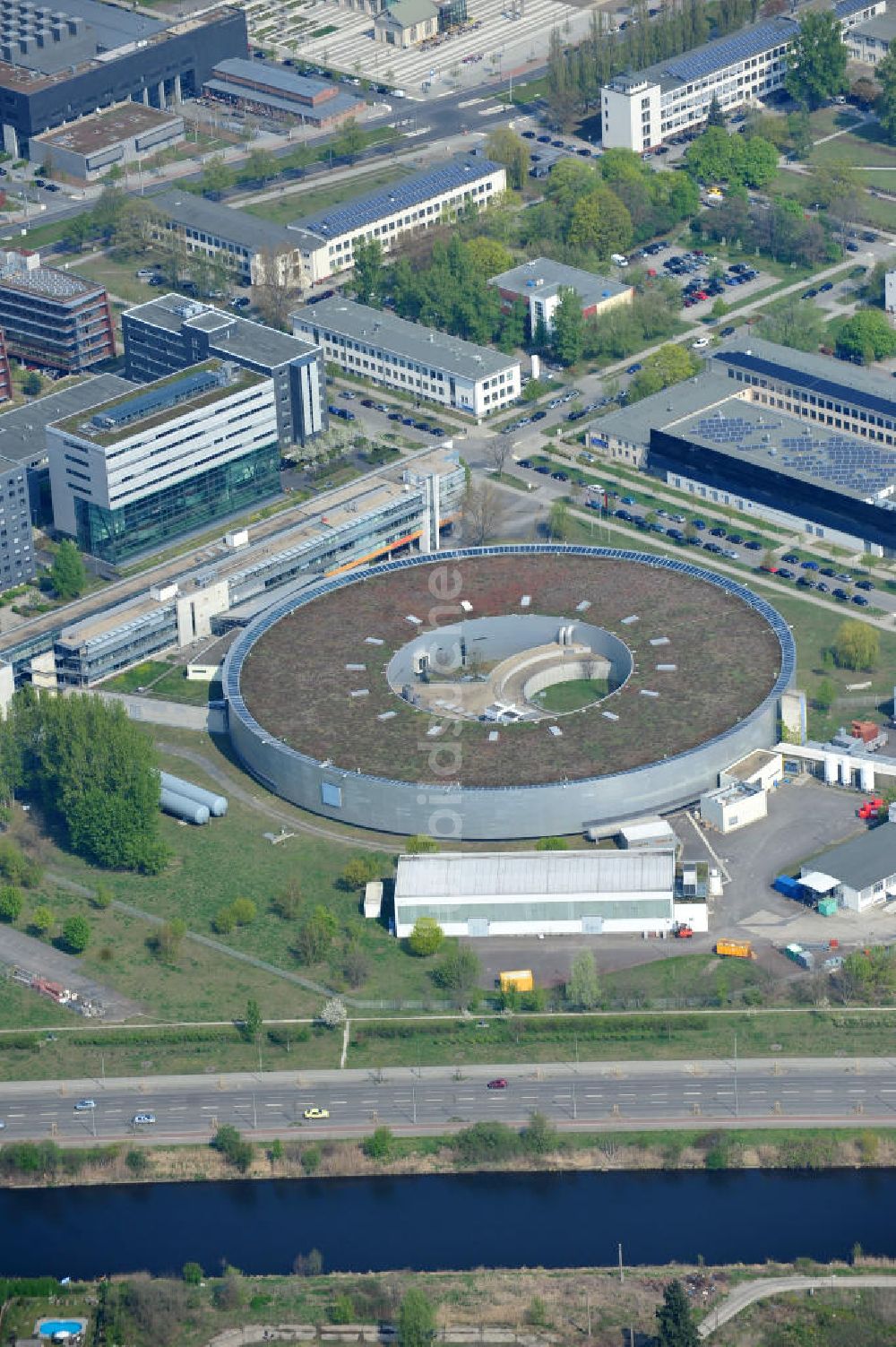 Berlin Adlershof aus der Vogelperspektive: Elektronen- Speicherring BESSY in Berlin-Adlershof