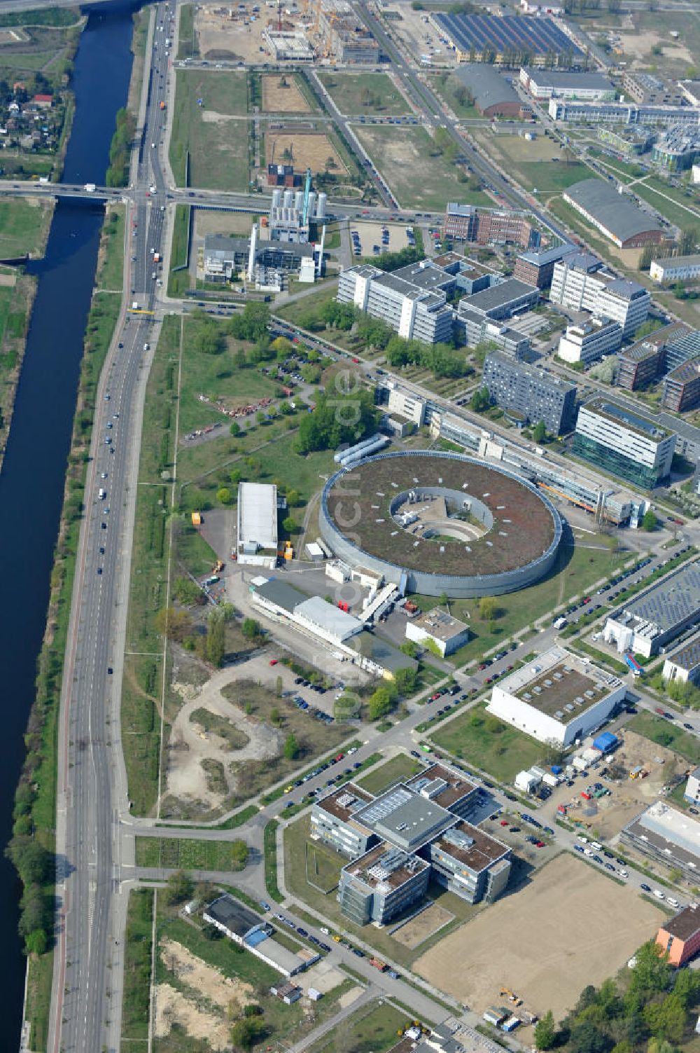 Luftbild Berlin Adlershof - Elektronen- Speicherring BESSY in Berlin-Adlershof