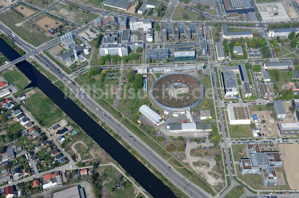 Berlin Adlershof aus der Vogelperspektive: Elektronen- Speicherring BESSY in Berlin-Adlershof