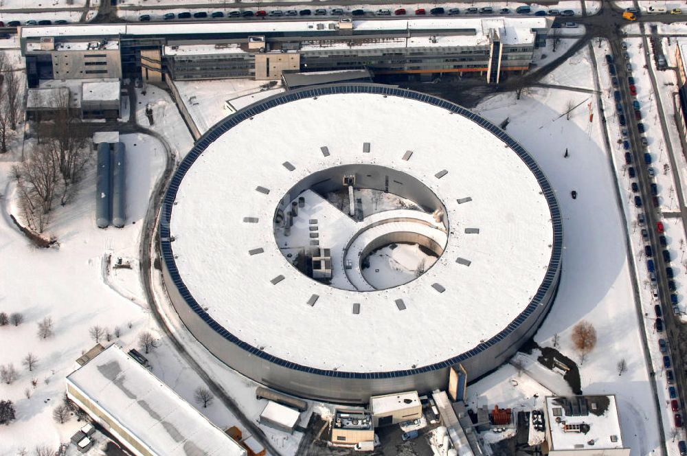 Berlin aus der Vogelperspektive: Elektronen- Speicherring BESSY in Berlin-Adlershof im Winter