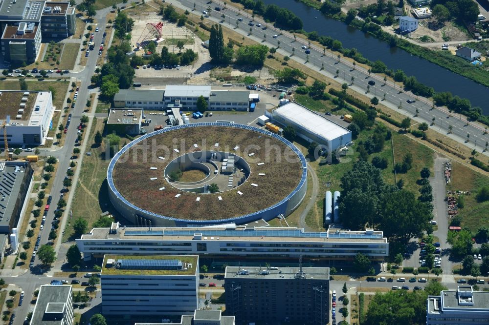 Berlin aus der Vogelperspektive: Elektronen- Speicherring BESSY - Synchrotronstrahlungsquelle der dritten Generation in Berlin - Adlershof