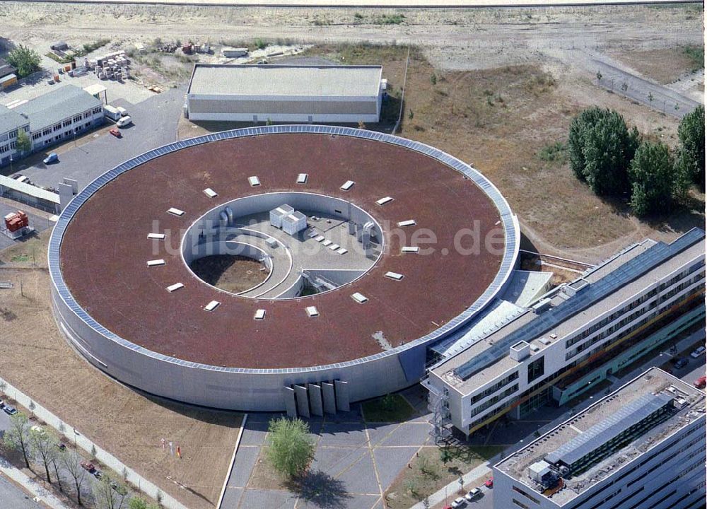 Berlin - Adlershof von oben - Elektronenspeicherring BESSY 2 in Berlin-Adlershof.