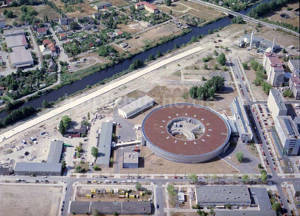 Berlin - Adlershof von oben - Elektronenspeicherring BESSY 2 in Berlin-Adlershof.