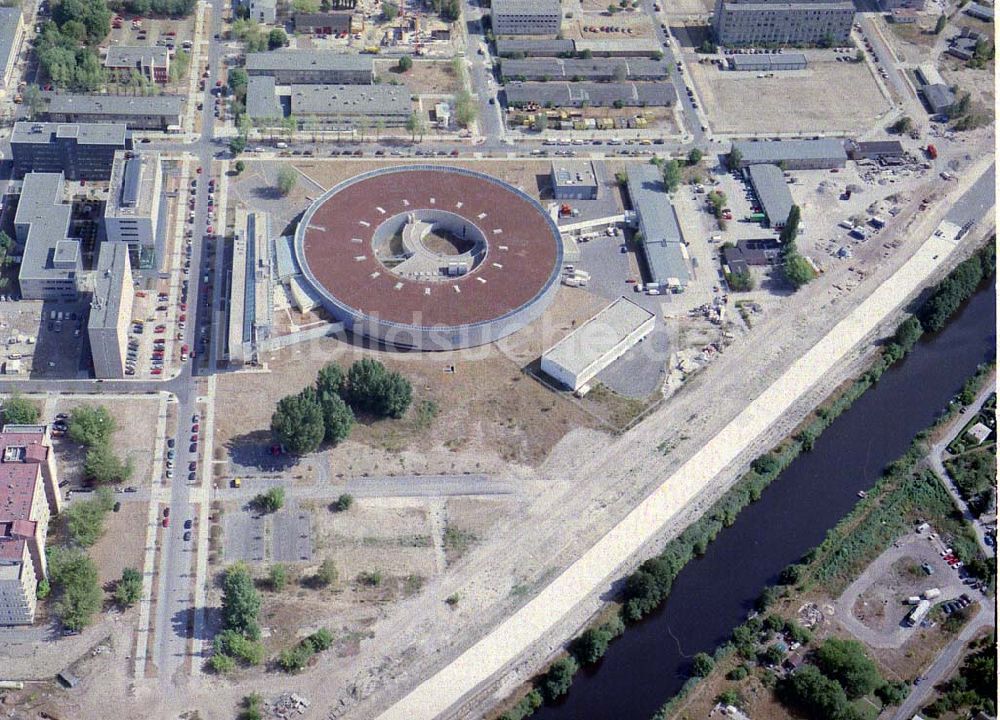 Berlin - Adlershof von oben - Elektronenspeicherring BESSY 2 in Berlin-Adlershof.