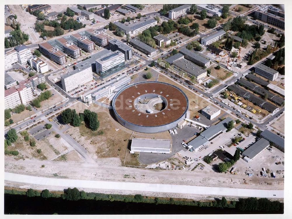 Berlin - Adlershof aus der Vogelperspektive: Elektronenspeicherring BESSY 2 in Berlin-Adlershof.