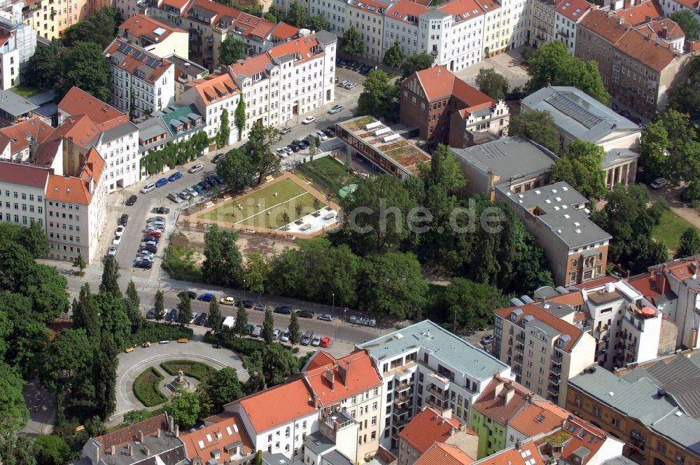 Berlin aus der Vogelperspektive: Elisabethkirche und Kindergarten in Berlin im Bezirk Mitte