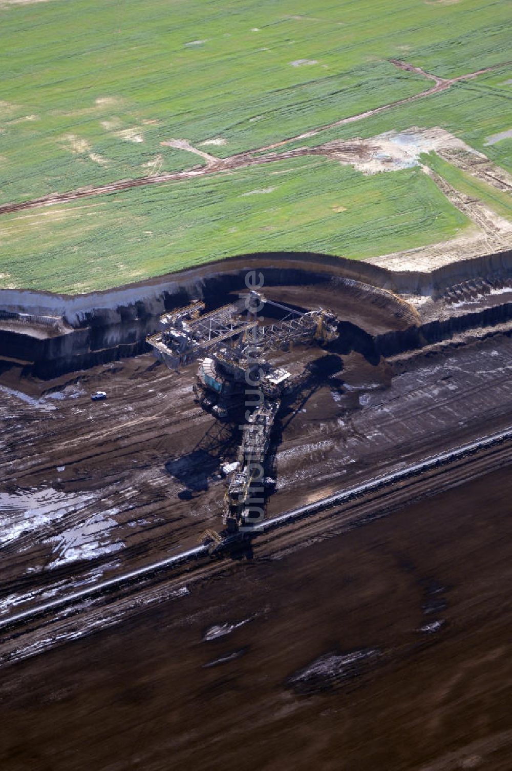 Luftbild Elsteraue - Elsteraue Blick auf den Tagebau Profen