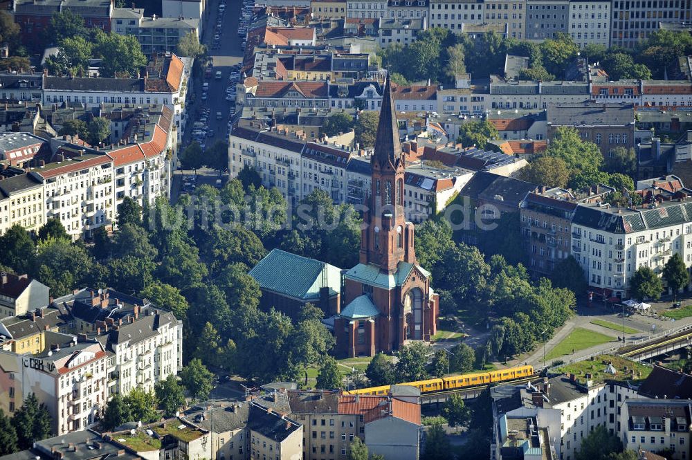 Luftaufnahme Berlin - Emmauskirche in Berlin- Kreuzberg