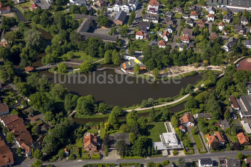 Rheda-Wiedenbrück aus der Vogelperspektive: Emssee in Rheda-Wiedenbrück im Bundesland Nordrhein-Westfalen