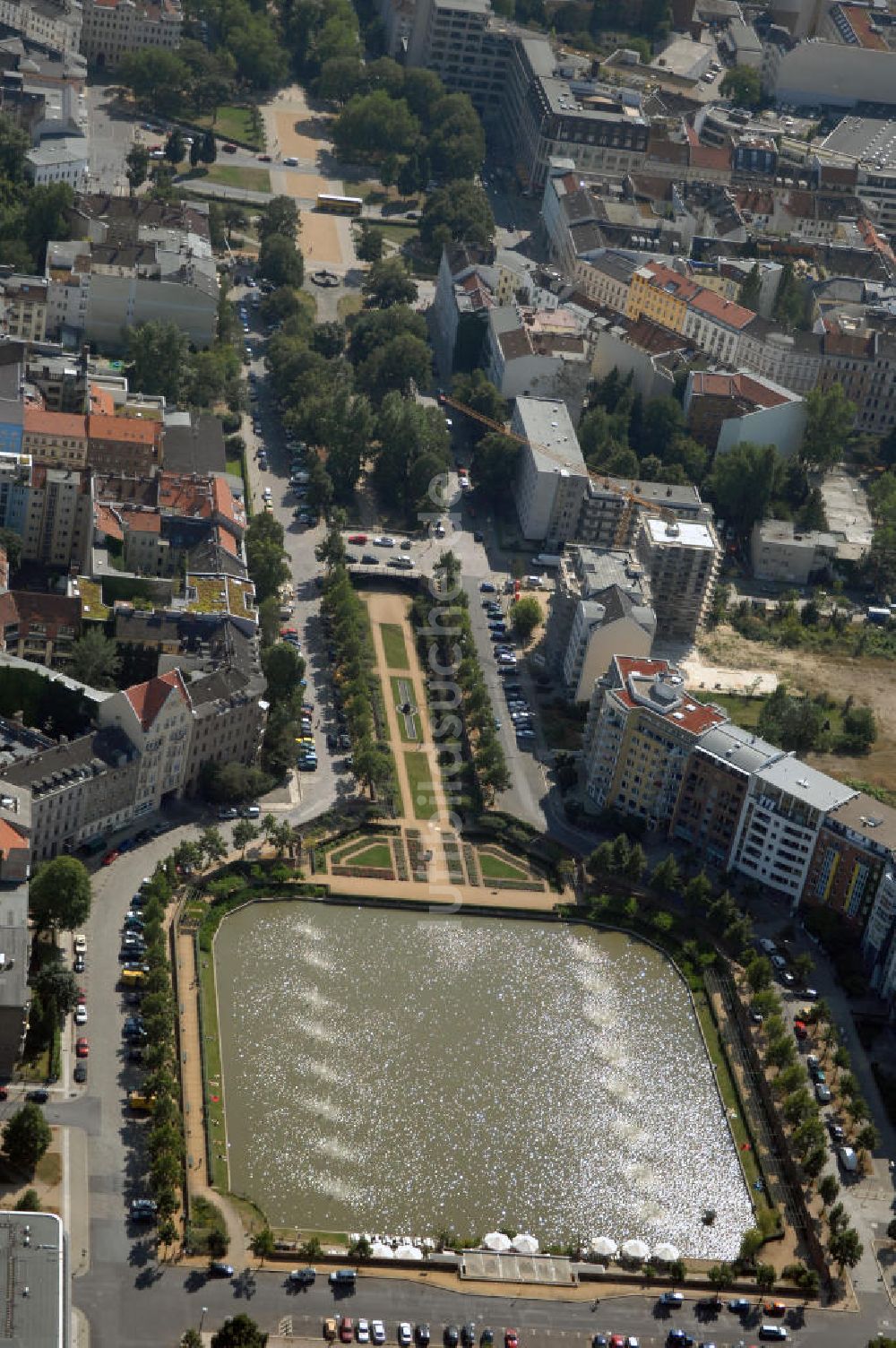 Berlin aus der Vogelperspektive: Engelsbecken im Stadtentwicklungsgebiet Luisenstadt zwischen Mitte und Kreuzberg